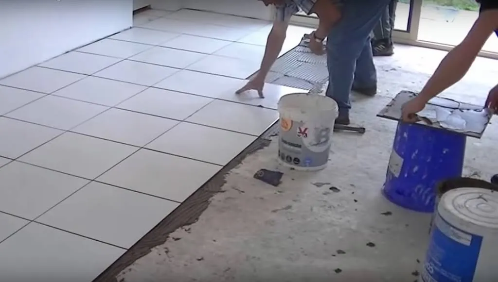Pose de carrelage au sol en intérieur à Toulouse